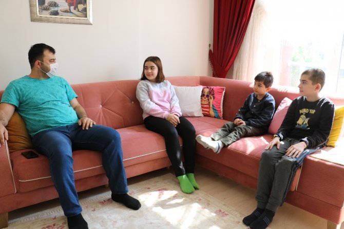 17 arkadaşı koronalı çıkan dondurmacı ailesine kavuştu