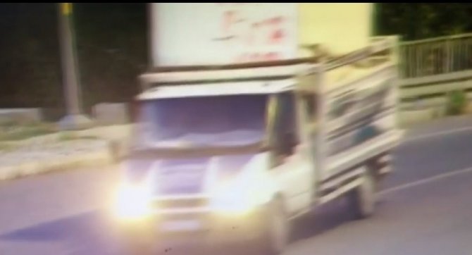 Çay sattığı konteyneri kamyonetle çaldılar