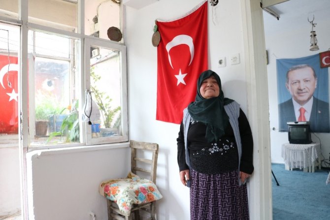 Behice teyze yardım değil Erdoğan’ın posterini istedi