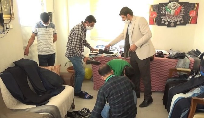 Muhtardan 600 çocuğa bayramlık giysi