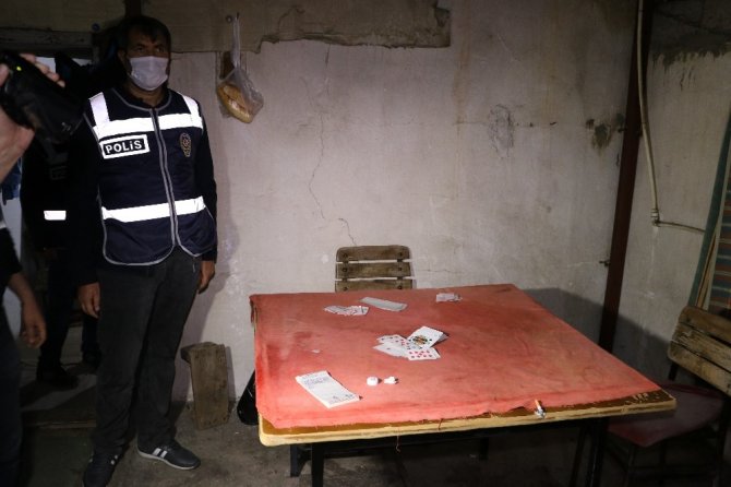 Kahramanmaraş’ta kumarbazlara gece baskını