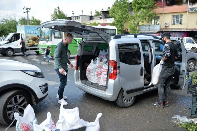 Şefkat Elçisi gençlerden "çok güzel hareketler"
