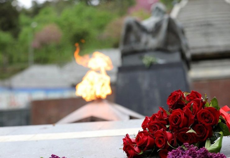 Gürcistan’da 9 Mayıs Zafer Günü kutlandı