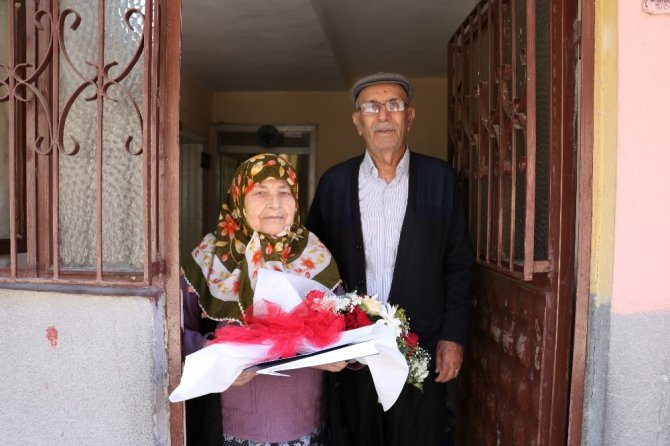 102 yaşındaki Döndü nineye Anneler Günü sürprizi