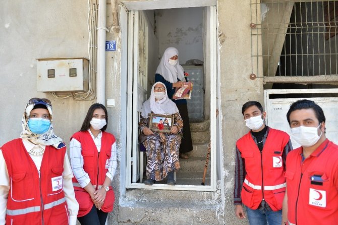Kahramanmaraş'ta Kızılay’dan annelere sürpriz hediyeler