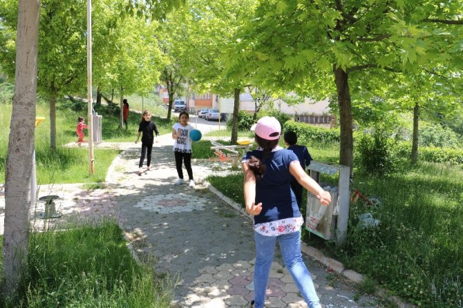 Kahramanmaraş’ta çocuklar parklara koştu