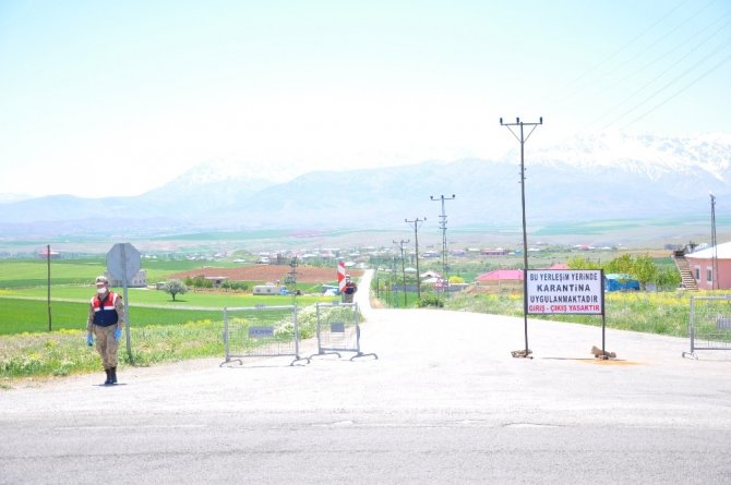 Afşin Höyüklü köyünde Nişan 50 kişiye virüs bulaştırdı