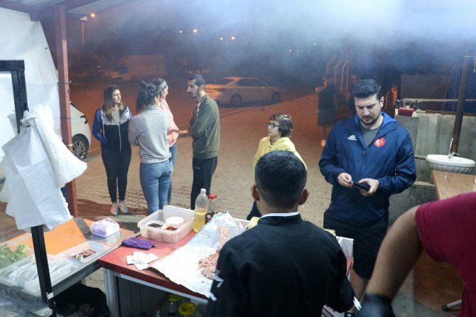 Kahramanmaraş'ta Sahurda kebap keyfi