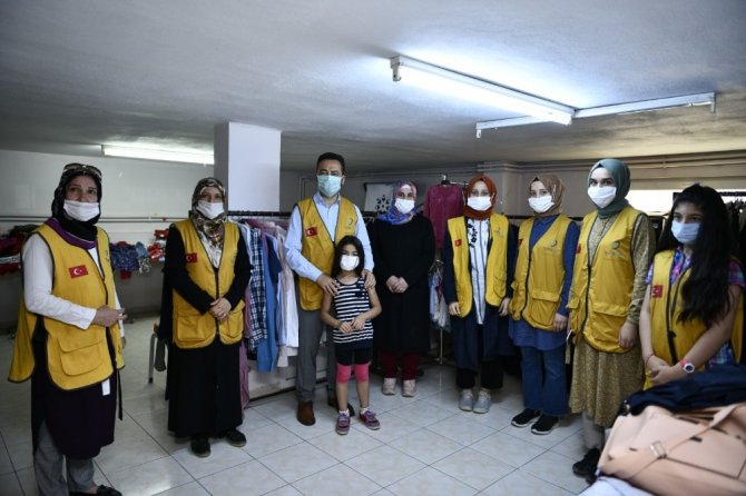 Elbistan'da 1300 yetime bayram hediyesi