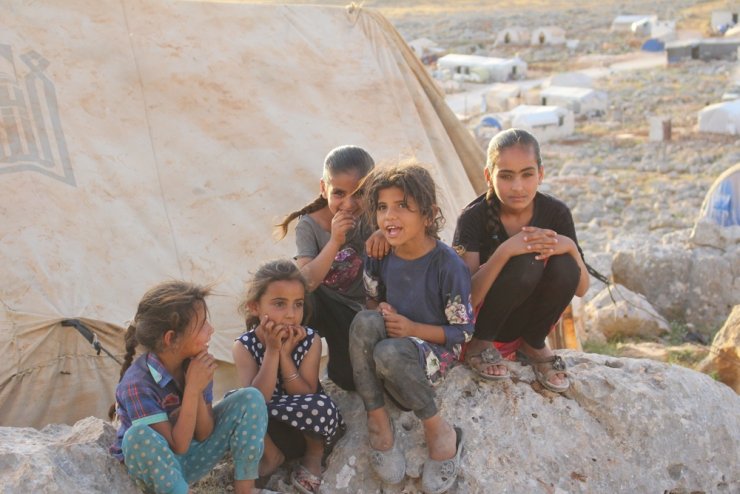 Suriyeli çocukların buruk bayram sevinci