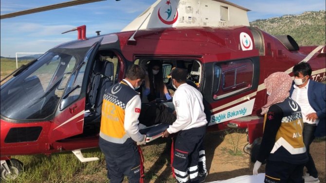 Göksun yaylasındaki çoban ambulans helikopterle hastaneye kaldırıldı
