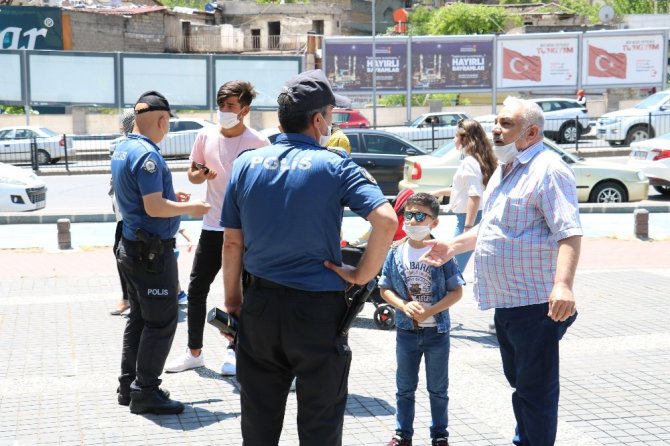 Koronavirüs tedbirleri kapsamında çocuklara çarşı izni yok