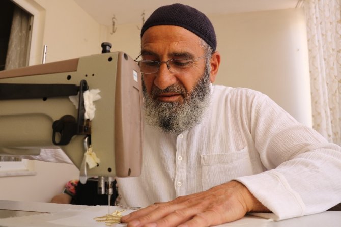 Sokağa çıkma kısıtlamasında sim sırma ustası oldu