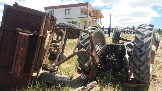 Kullandığı traktör Azraili oldu