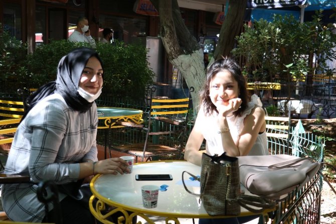 Kahramanmaraş'ta Yazlık çay bahçeleri şenlendi