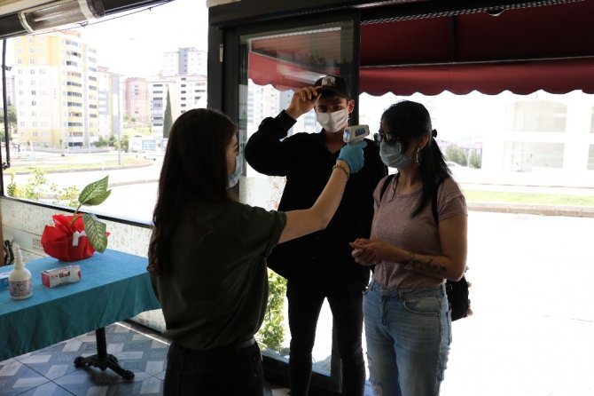 Kafelerde online okey devri