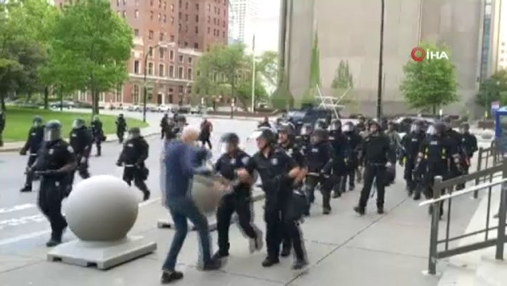 ABD’de polisin ittiği yaşlı adam kafa travması geçirdi