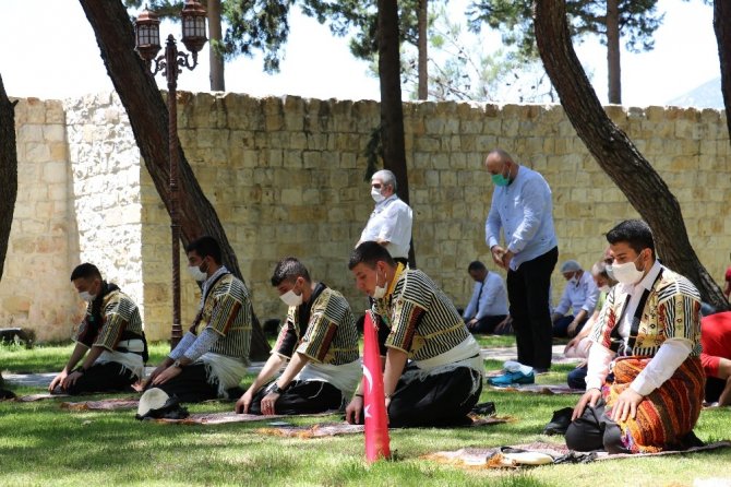 Bir asır sonra Maraş Kalesi’nde cuma namazı