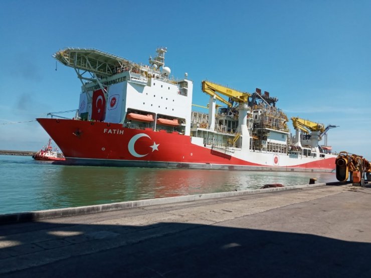 Fatih Sondaj Gemisi Trabzon Limanı’na giriş yaptı