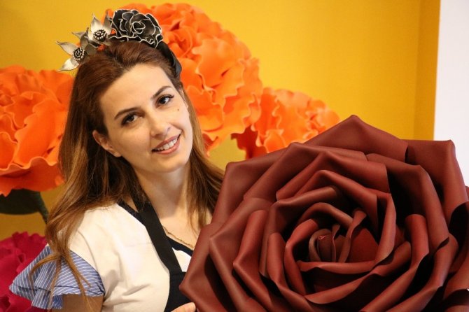 Kahramanmaraş'ta kişiye özel dev çiçekler yapılıyor
