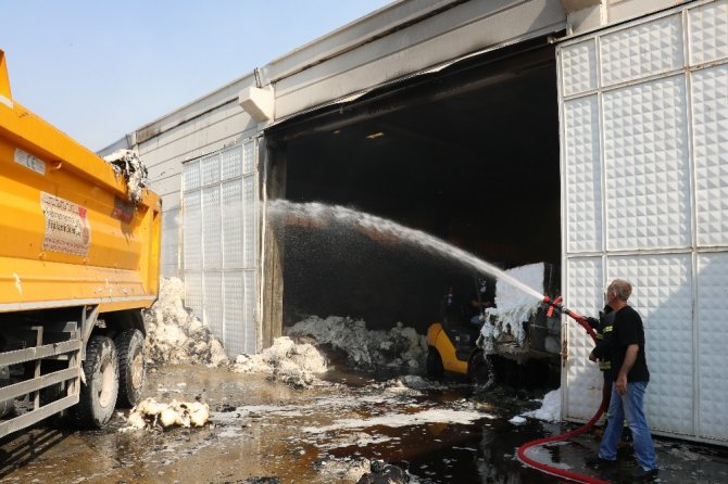 Tekstil fabrikasındaki yangının boyutu gün ağarınca ortaya çıktı