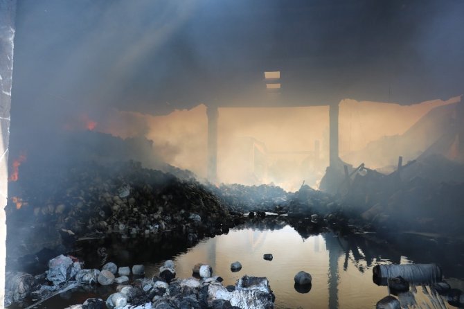 Tekstil fabrikasındaki yangının boyutu gün ağarınca ortaya çıktı