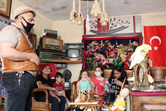 Paça ustası kelleyi sanat eserine dönüştürüyor