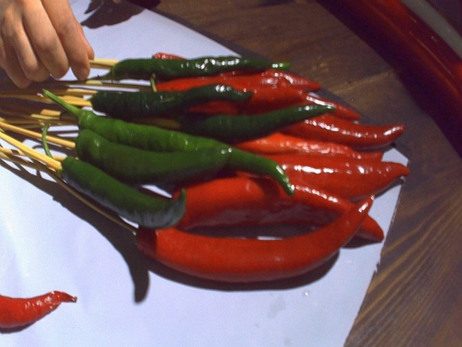 Aşk acısı çekenlere Maraş biberinden çiçek buketi