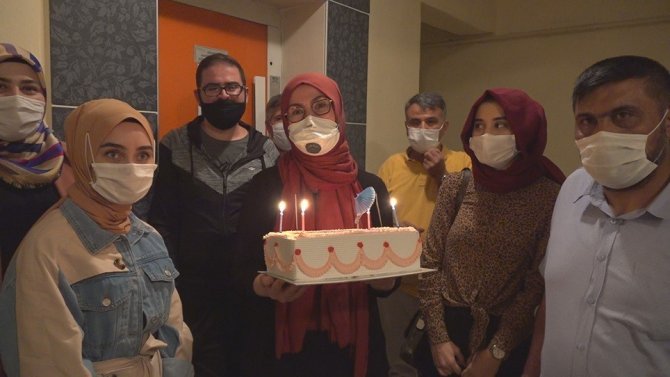 Şehit kızına doğum günü sürprizi