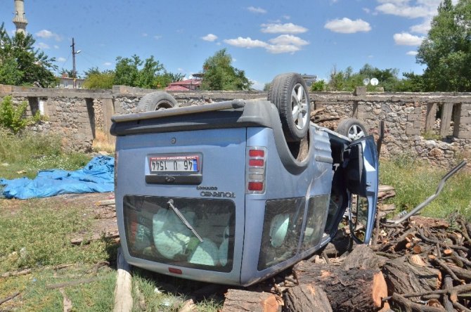 Elbistan'da bisiklete çarptı takla attı
