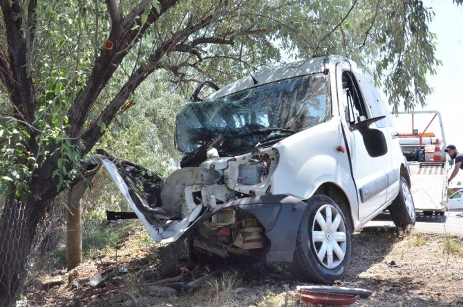 Ecel canlı yayın yaparken yakaladı