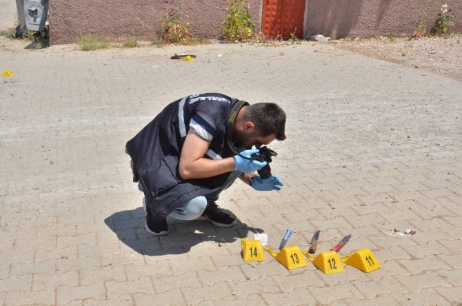 Elbistan'da bıçaklı sopalı silahlı kavgada 1 kişi öldü 2 kişi yaralandı