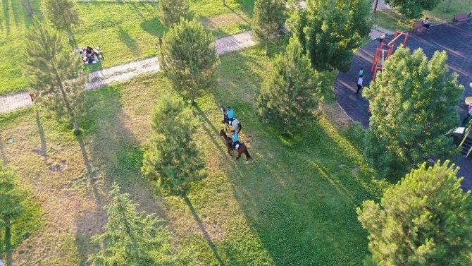 Elbistan'da  atlı zabıtalar göreve başladı