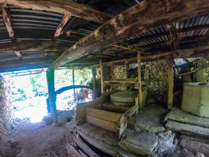 Değirmendere şelalesi görenleri büyülüyor