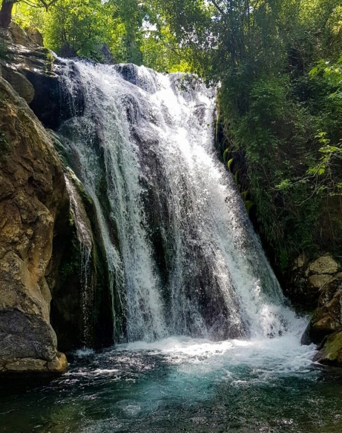 Değirmendere şelalesi görenleri büyülüyor