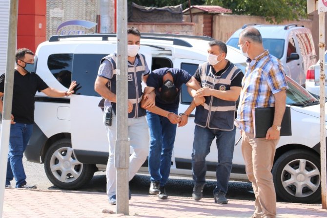 Hırsızlıktan tutuklandı gazetecileri tehdit etti