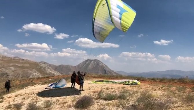 16 Yaşındaki  paraşütçü Afşin’den Elbistan'a uçtu