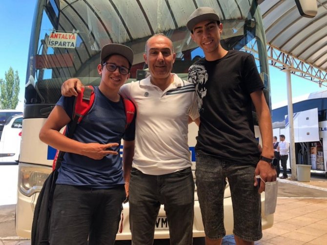 16 Yaşındaki  paraşütçü Afşin’den Elbistan'a uçtu