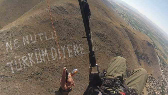 16 Yaşındaki  paraşütçü Afşin’den Elbistan'a uçtu