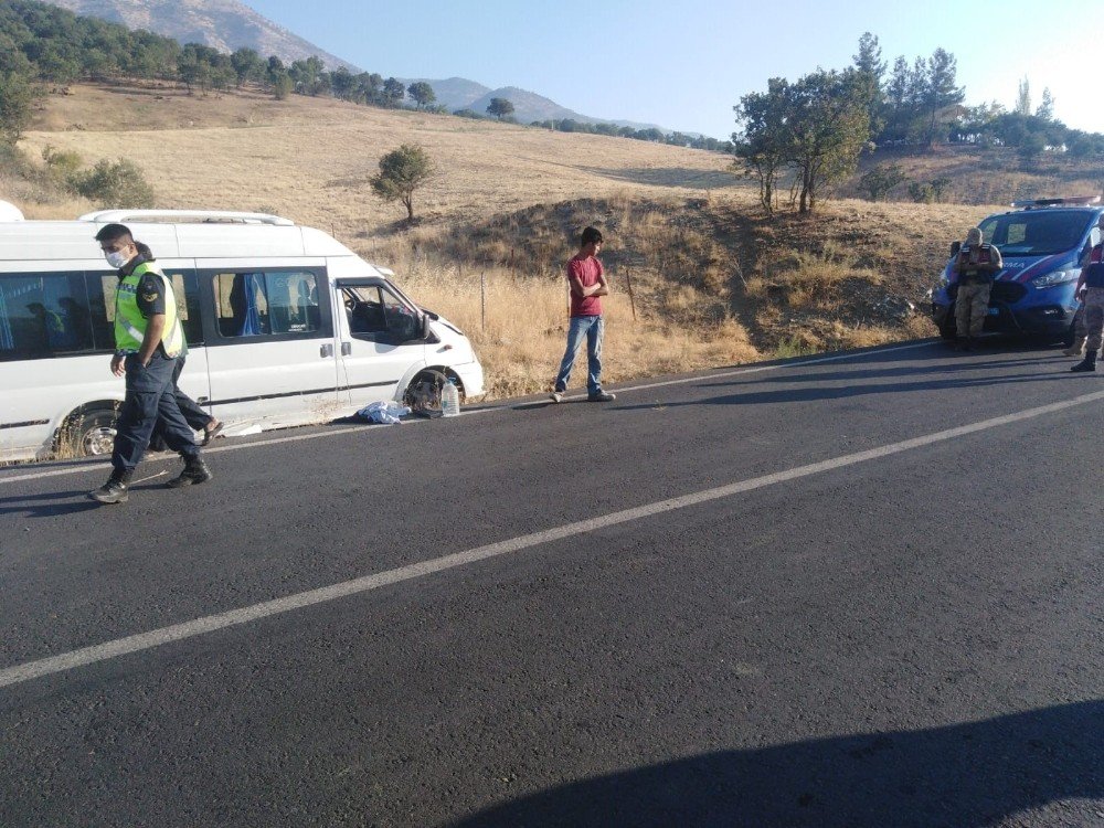 Kahramanmaraş'ta tarım işçilerini taşıyan minibüs kaza yaptı