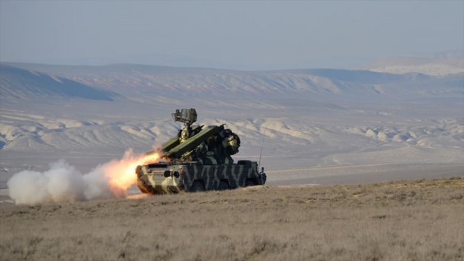 Azerbaycan ordusu Ermenistan ordusuna ait Su-25 savaş uçağını düşürdü