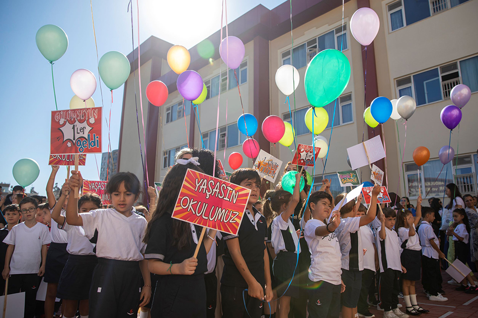 sanko-okullarinda-ilk-ders-zili-caldi-1.jpg