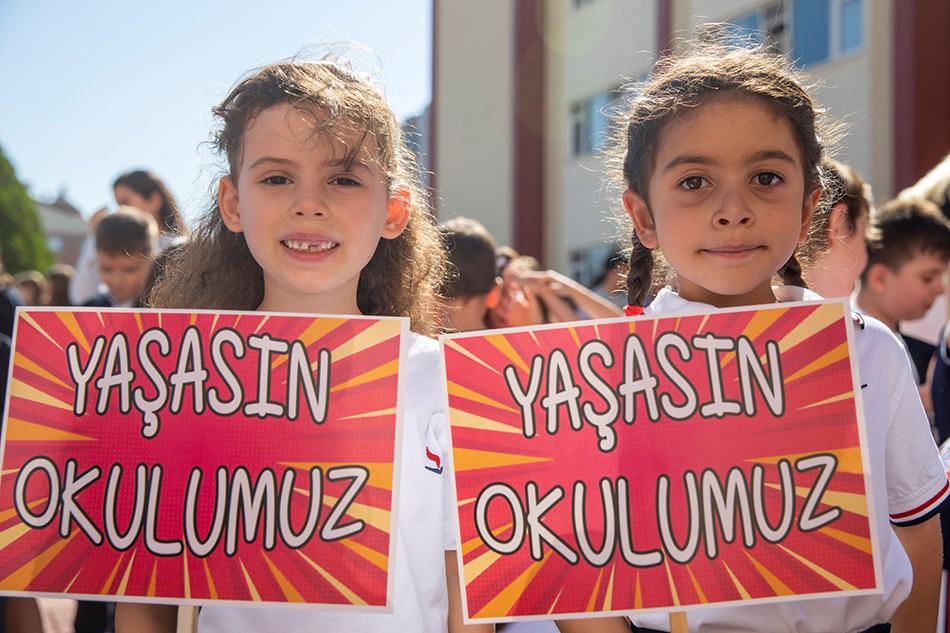 sanko-okullarinda-ilk-ders-zili-caldi-5.jpg