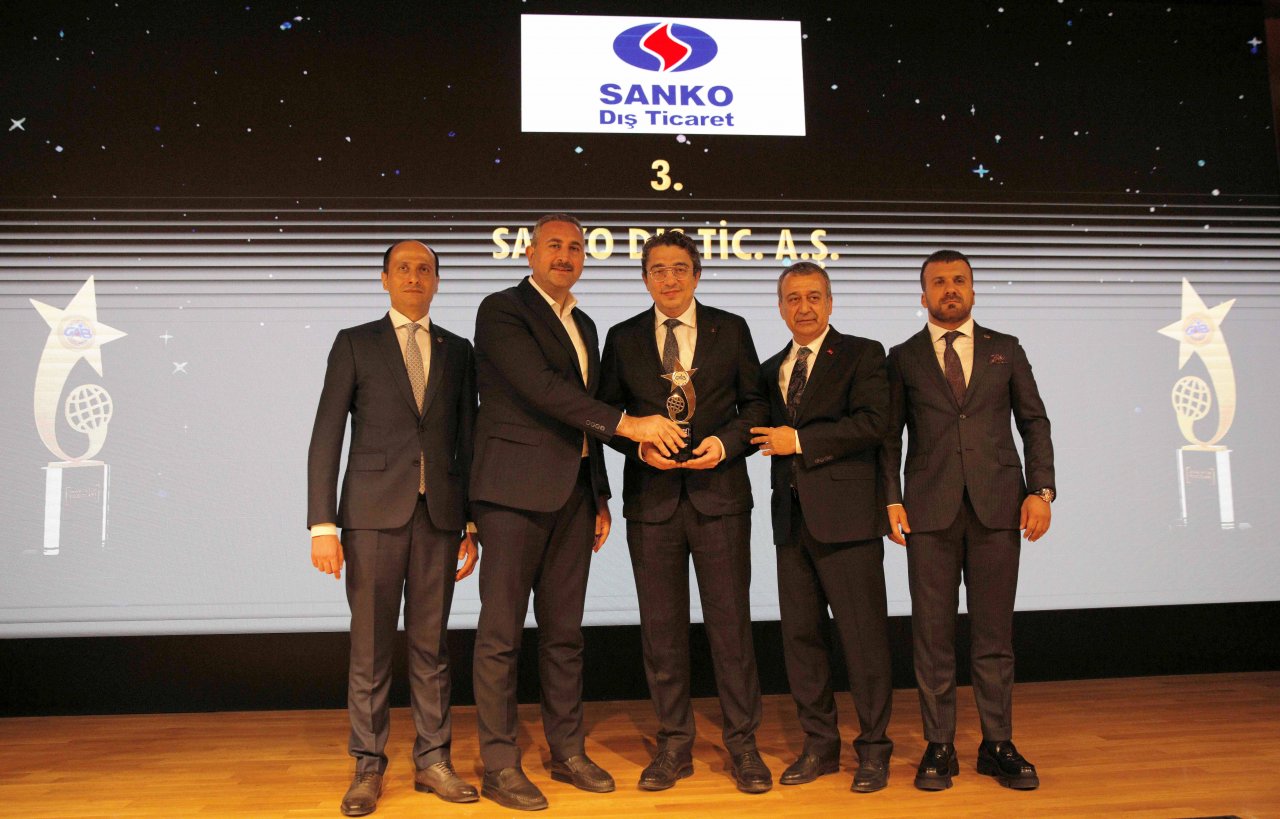 sanko-dis-ticaret-as-ve-sanko-tekstile-ihracatin-yildizi-odulu-1.jpg
