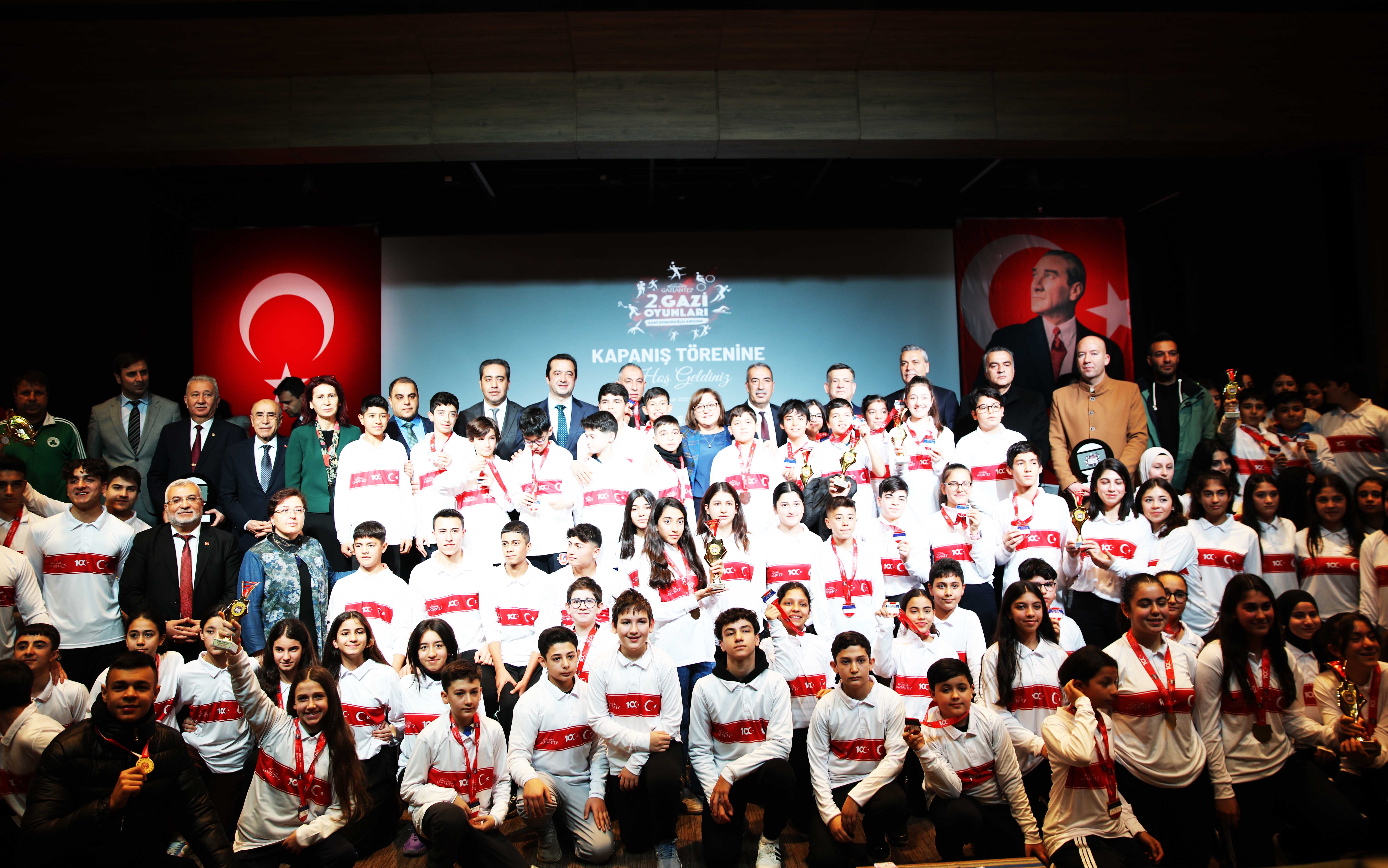 gazi-oyunlari-kapanis-toreni-1.jpg