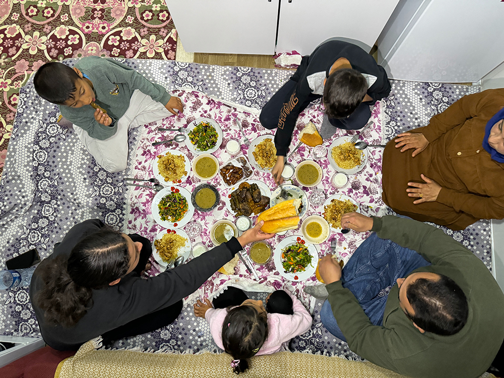 aa-20240311-33961662-33961659-depremin-merkez-ussu-kahramanmarasta-ilk-iftar.jpg