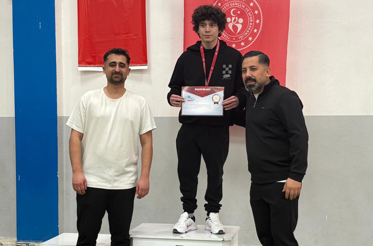 sanko-okullari-eskrimde-17-madalya-kazandi-3.jpeg