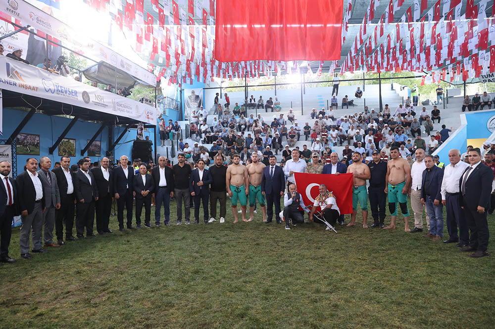 87bdf8a7-bdd7-42fd-acf2-263d366eb1c8.jpg