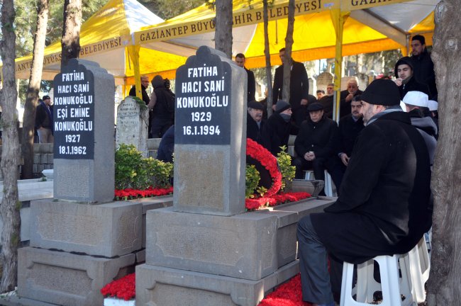sani-konukoglu-vefatinin-25inci-yildonumunde-anildi-(3).jpg