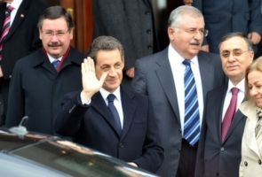 Gökçekten Sarkozye Sakızlı Misilleme